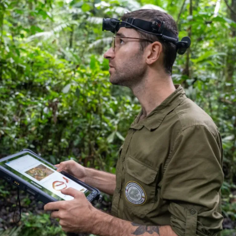 Interview de Vincent Prémel : Explorer la biodiversité : le métier d’herpétologue et naturaliste indépendant
